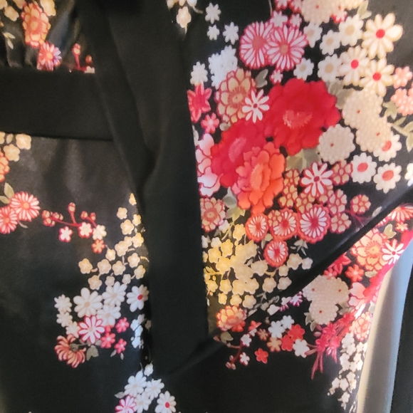 Pretty Moa Moa floral blouse - Picture 7 of 12